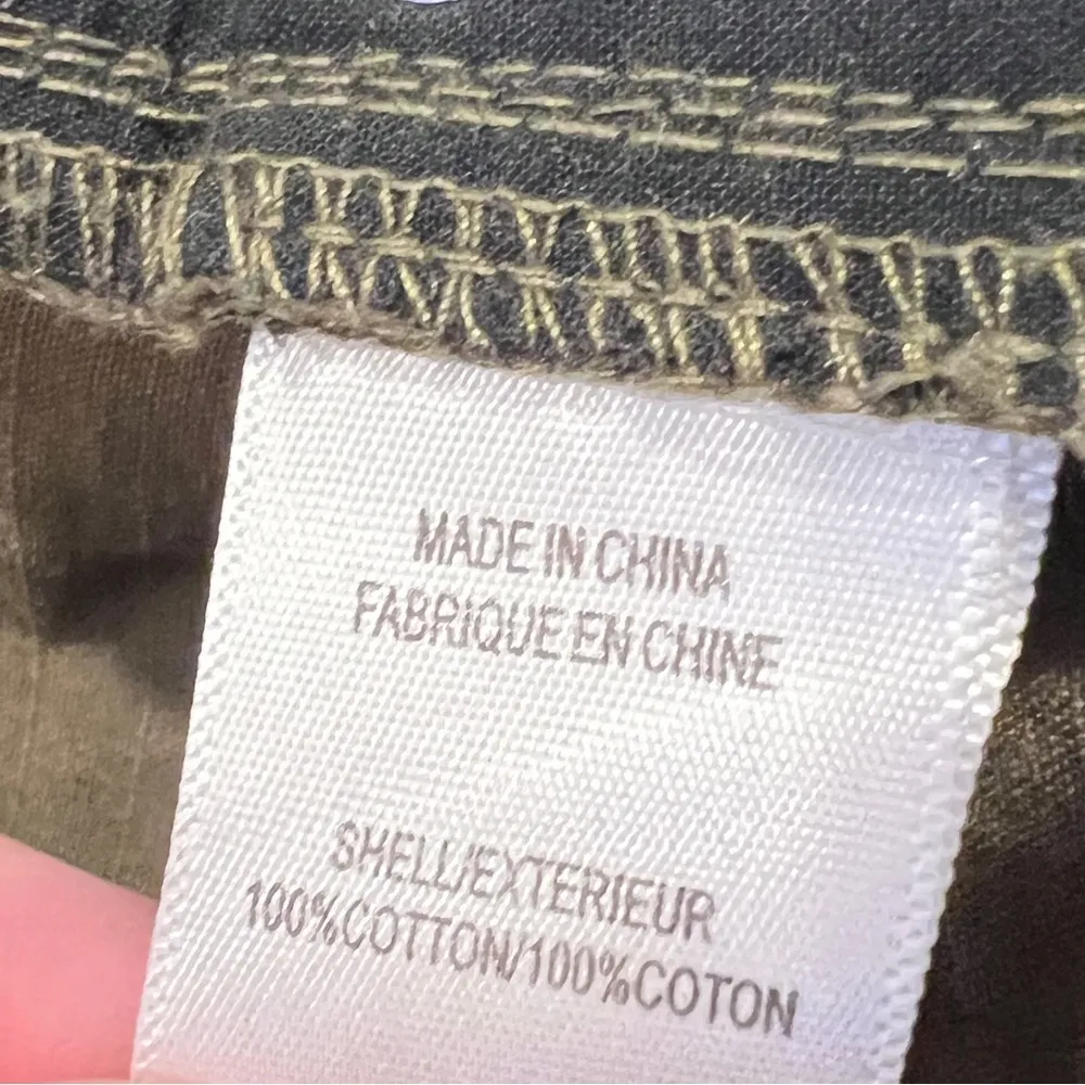 HAUTE HIPPIE JEAN Women’s Camo Print Raw Hem Shorts Size 28 - Image 4