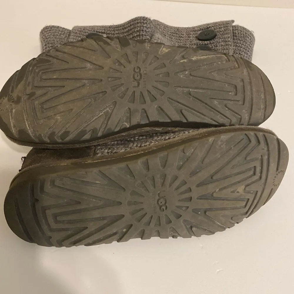 UGG classic Cardy Boots Tall Gray Women’s 7 good used condition cardigan - Image 4