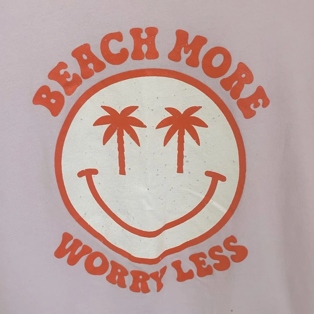 Tee Territory Beach More Worry Less Short Sleeve Tee in Light Pink & Orange Size M - Image 4