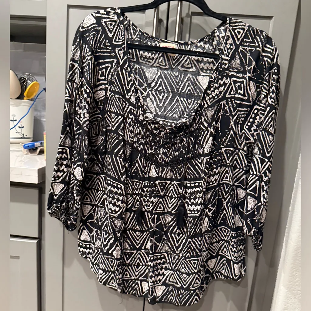 Mossimo Supply Co Tribal Aztec Print Blouse Cream and Black L Size L - Image 6