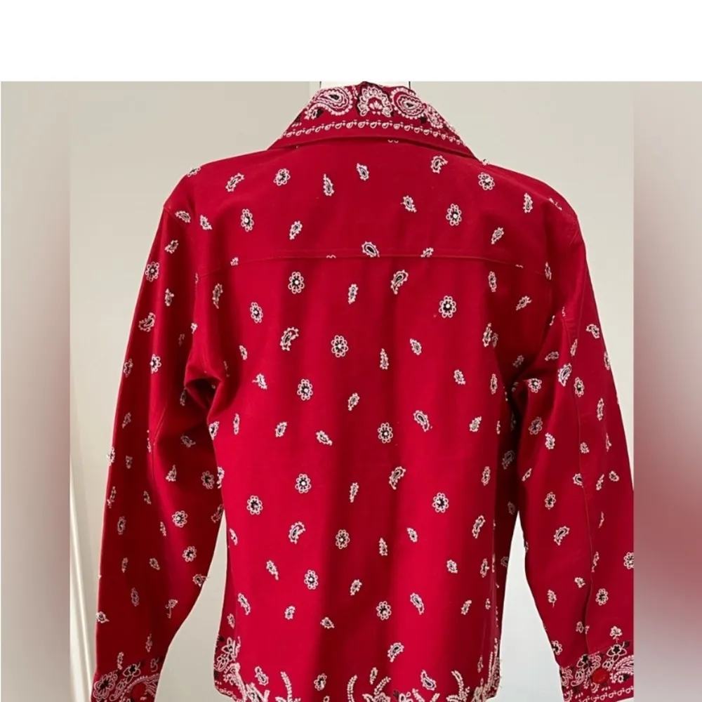 Quacker Factory red bandanna paisley pattern western with crystals size small - Image 2