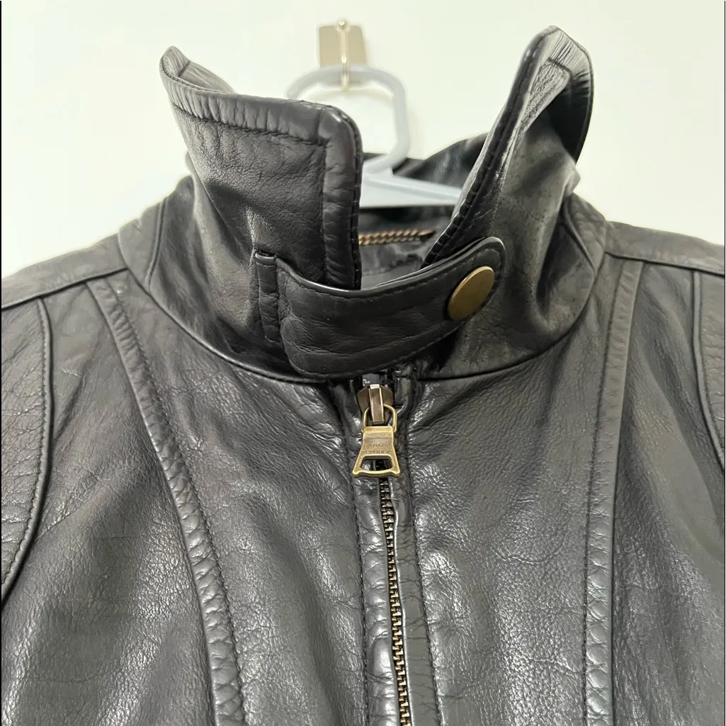 Banana republic Womens  leather jacket size Xs - Image 3