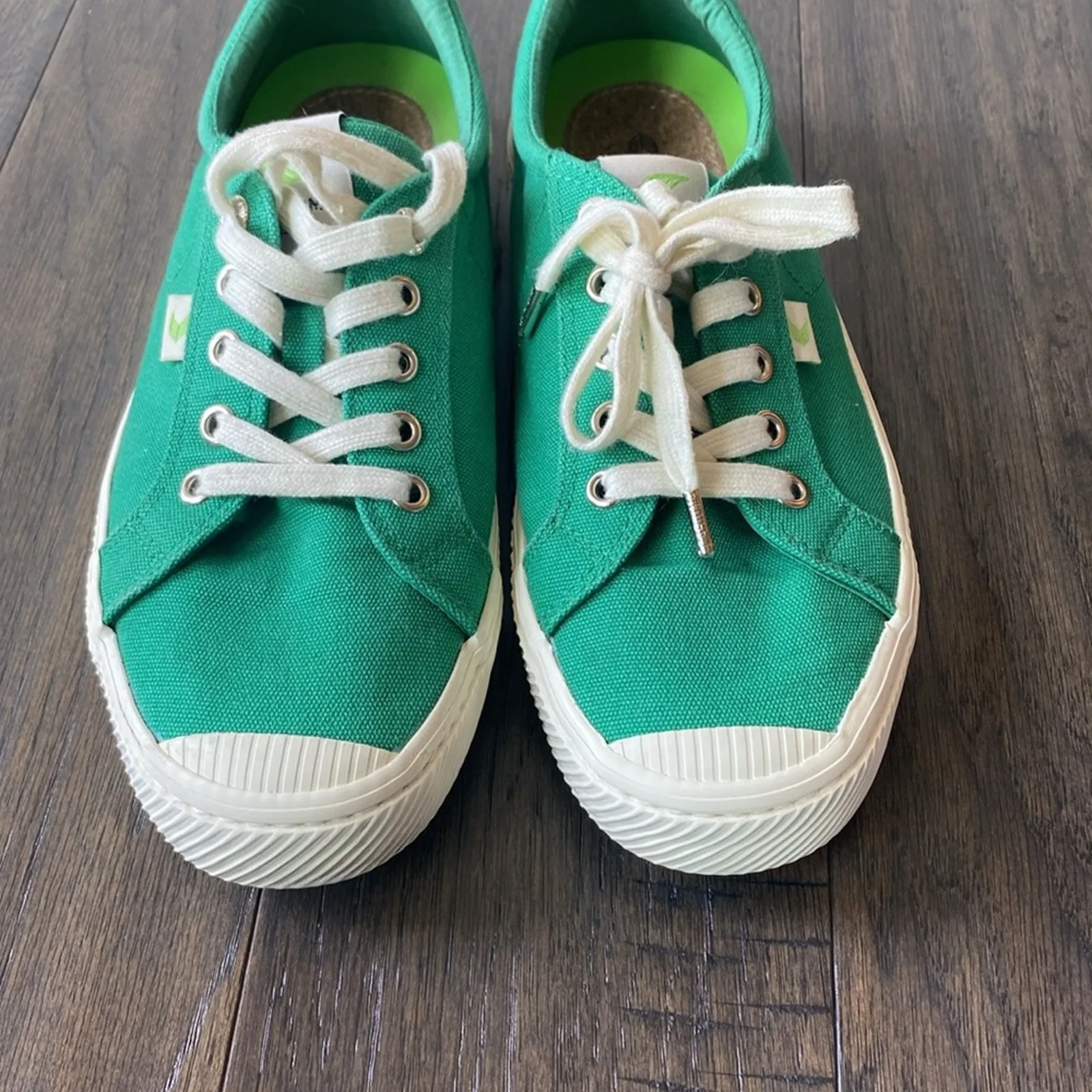 CARIUMA Canvas Sneakers Womens Sz 9 Kelly Green Oca Low Sustainable - Image 3