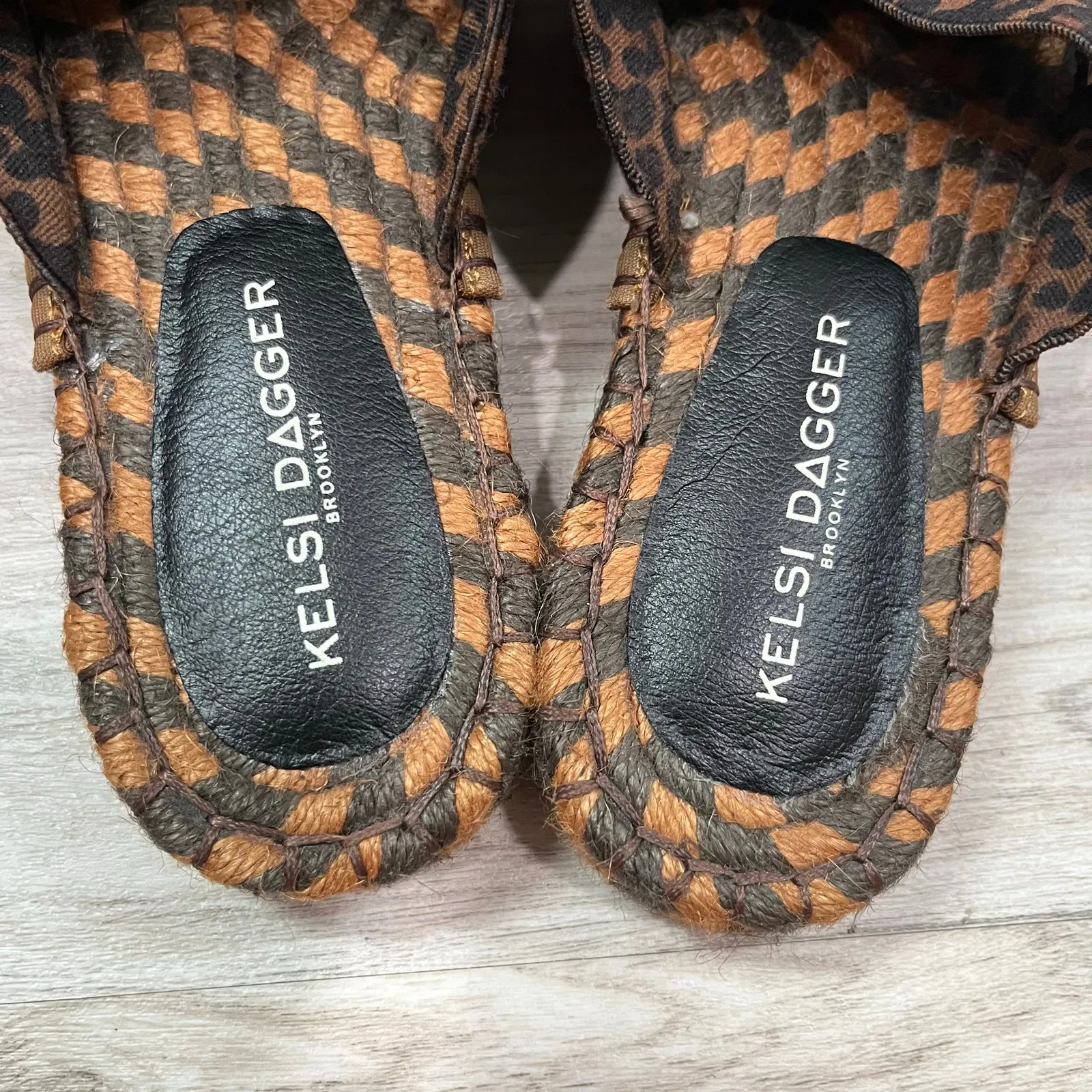 Kelsi Dagger Brooklyn Jazz Leopard Animal Print Mules Shoes Womens Size 6.5 - Image 4