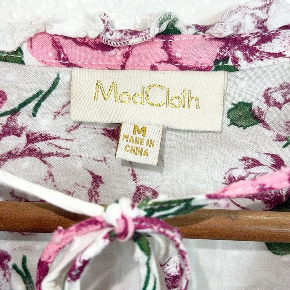ModCloth Pink And White Rayon 3/4 Sleeve Floral Swiss Dot Tie Neck Blouse - Image 4