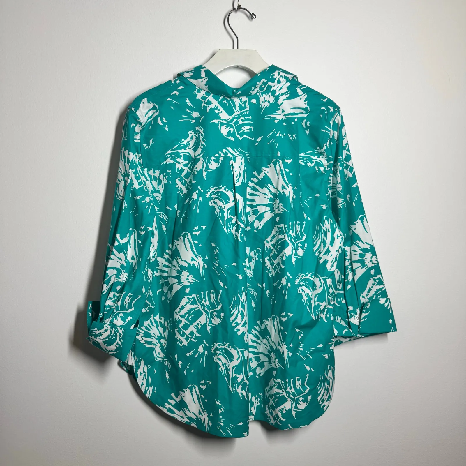 Chicos Top Women 10 Blue Green Seashell Print 3/4 Sleeve Button Up Cotton Blend - Image 2