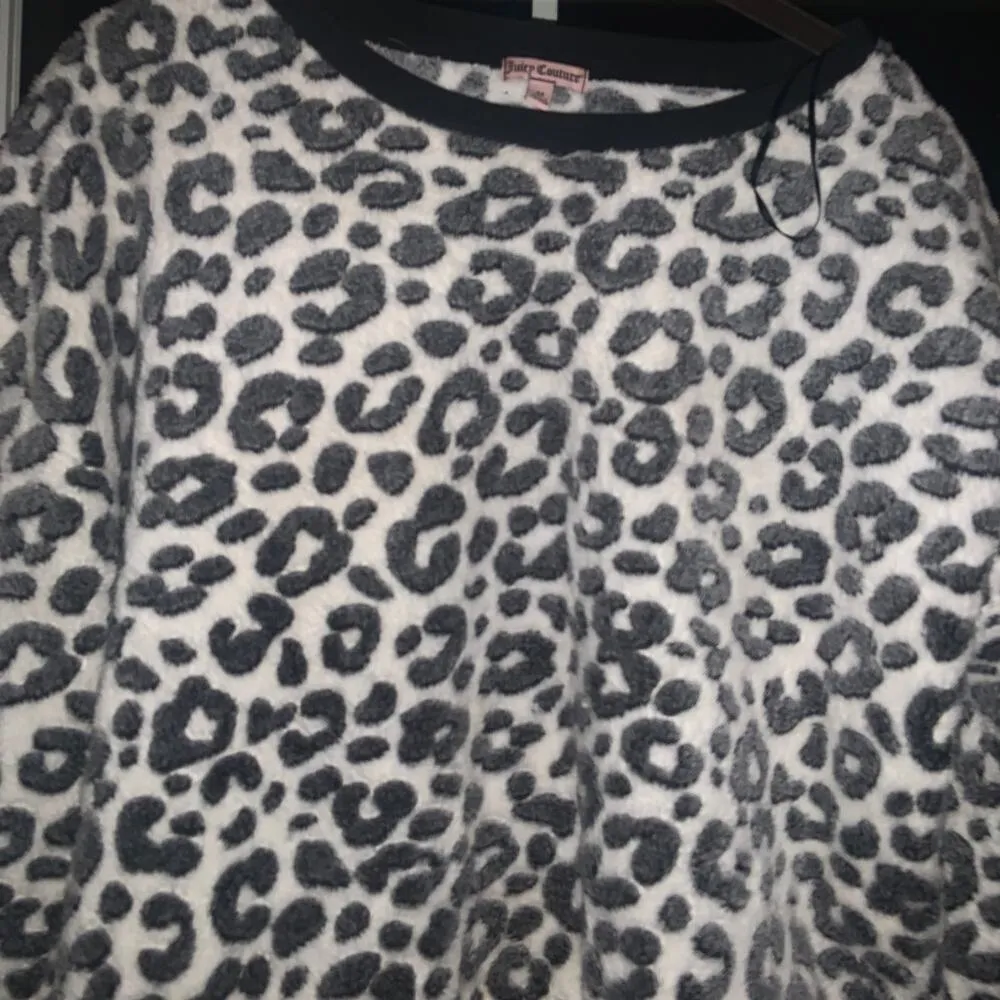 Juicy couture comfy soft cheetah crew sweater m $98 holiday Sherpa winter - Image 3