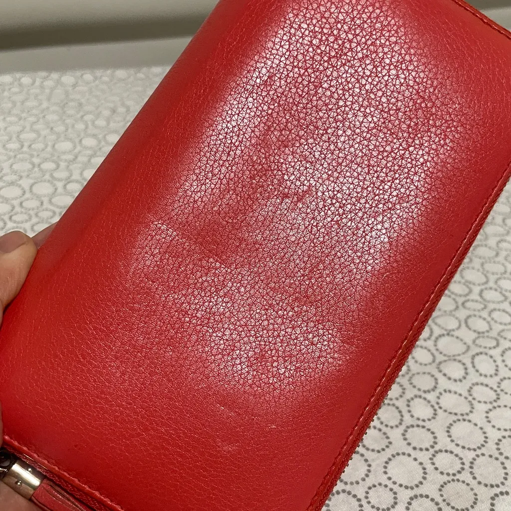 Gucci Vibrant Coral Leather Zippy Wallet - Image 7