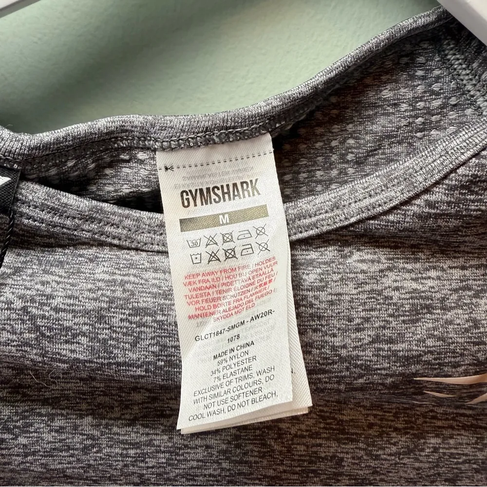 Gymshark Long Sleeve Workout Top Medium - Image 4