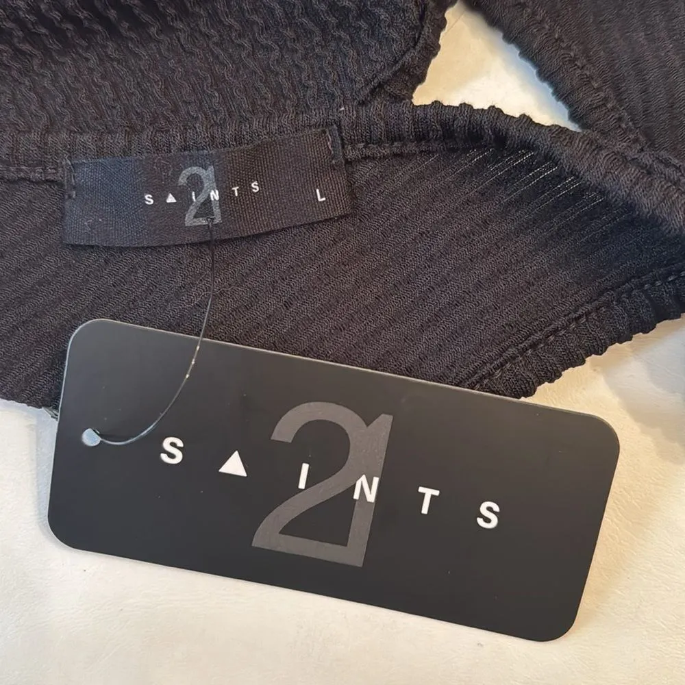 NWT 21 Saints Cropped Ribbed V Neck Top, Large Black - Image 6