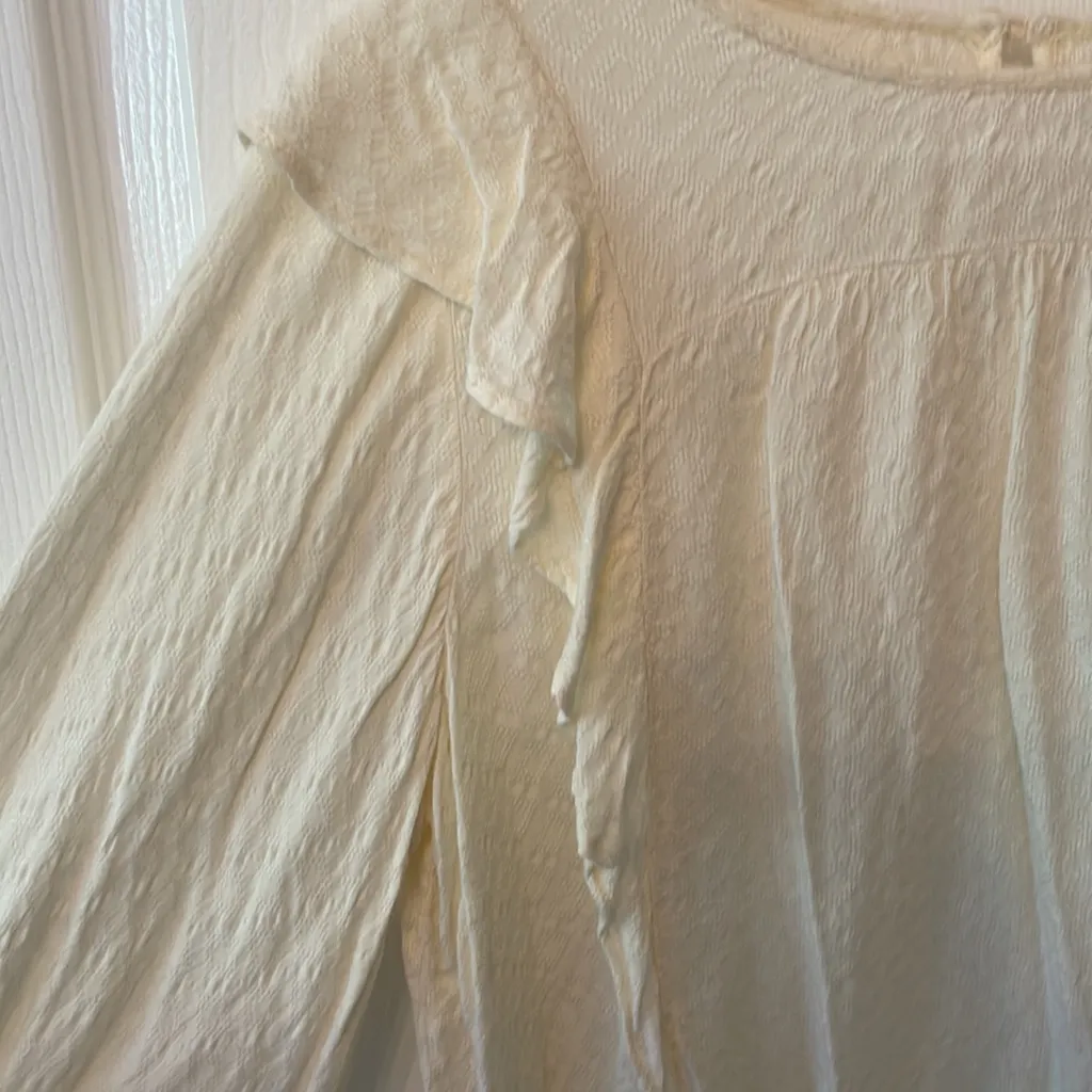 Universal Thread ruffle blouse - Image 3