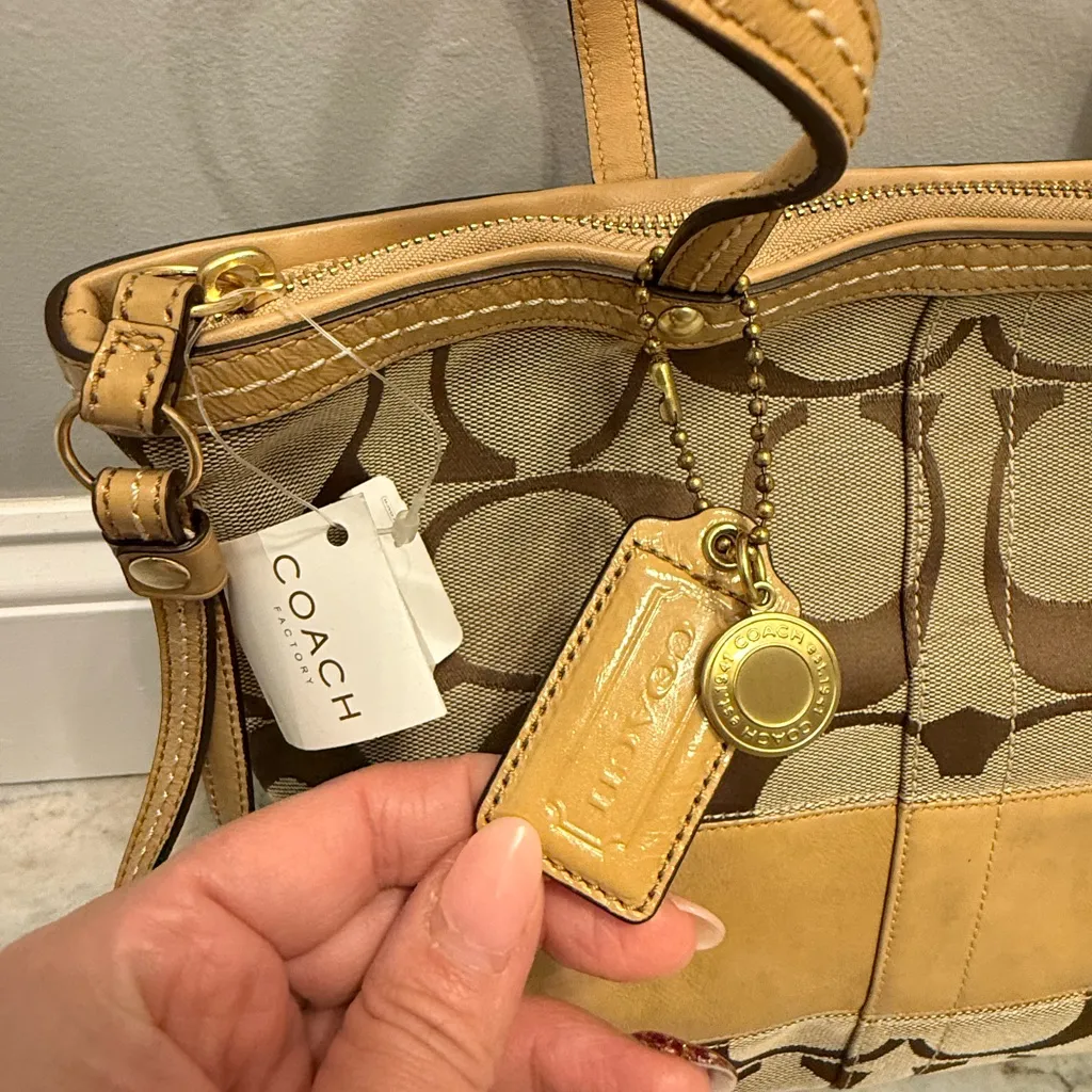 NEW Coach Beige and Brown Signature Shoulder Tote w/2 tags MSRP $268 - Image 5