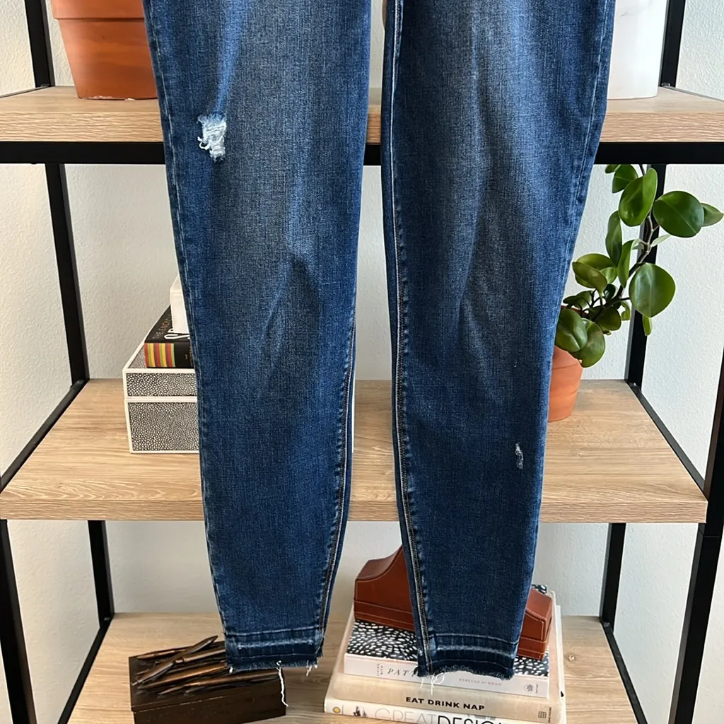 Spanx Pull On Mid-Rise Distressed Jean Raw Hem Jegging, Medium - Image 6