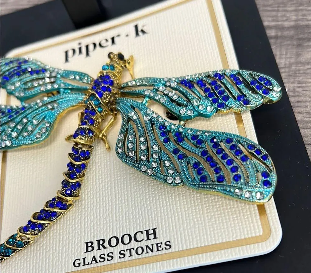 Piper K Dragonfly Brooch ✨ - Image 3