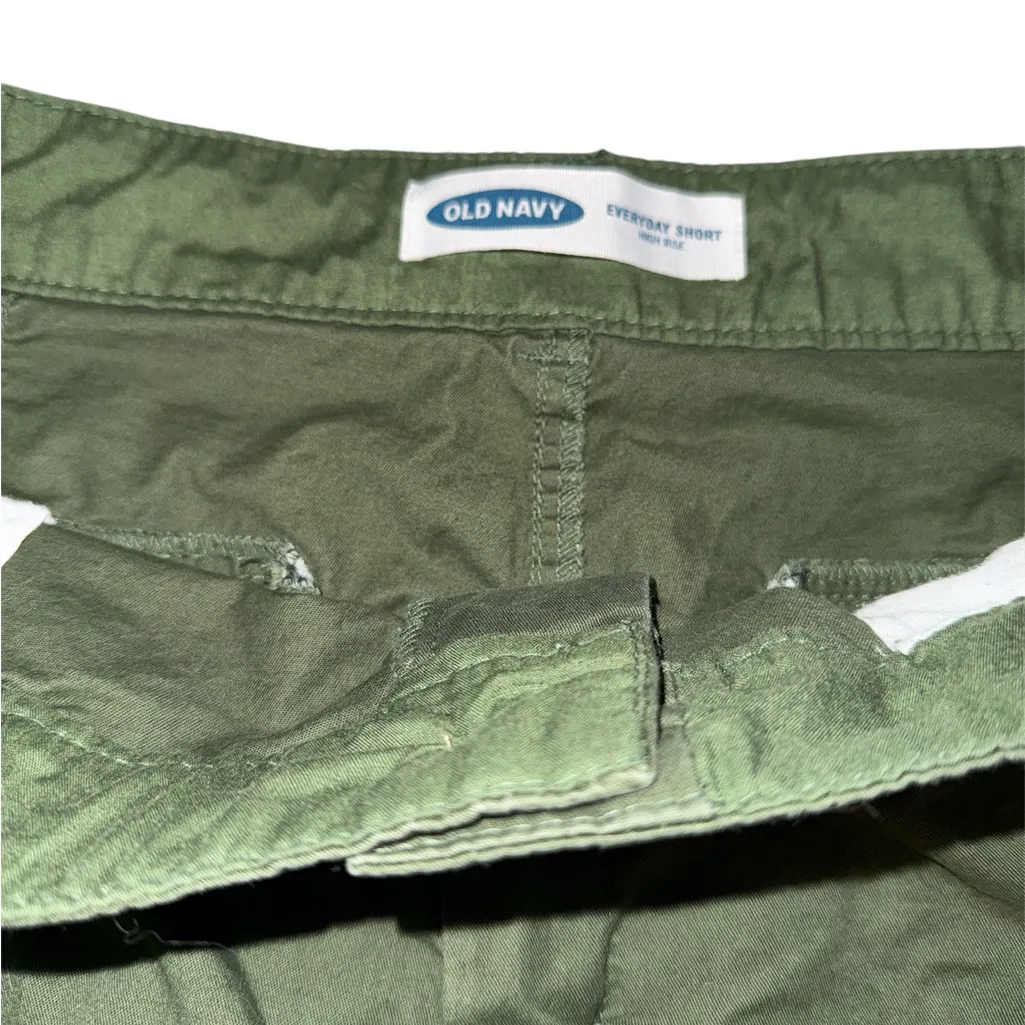 Army Green Flat Front Bermuda Shorts size 12 - Image 3