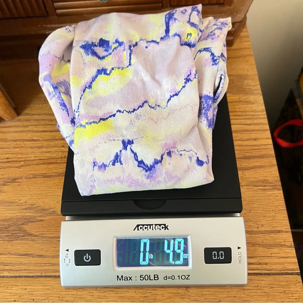 New Balance Athletic Tank Top Open Back NO Size tag 16” pit to pit Swirl - Image 6