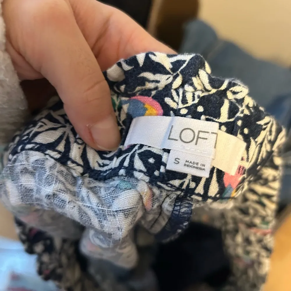 Loft Bird Print Fluid Pull On Linen Blend Shorts - Image 5