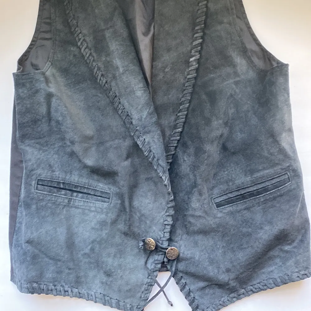 Vintage Chico’s black suede vest, size M - Image 4