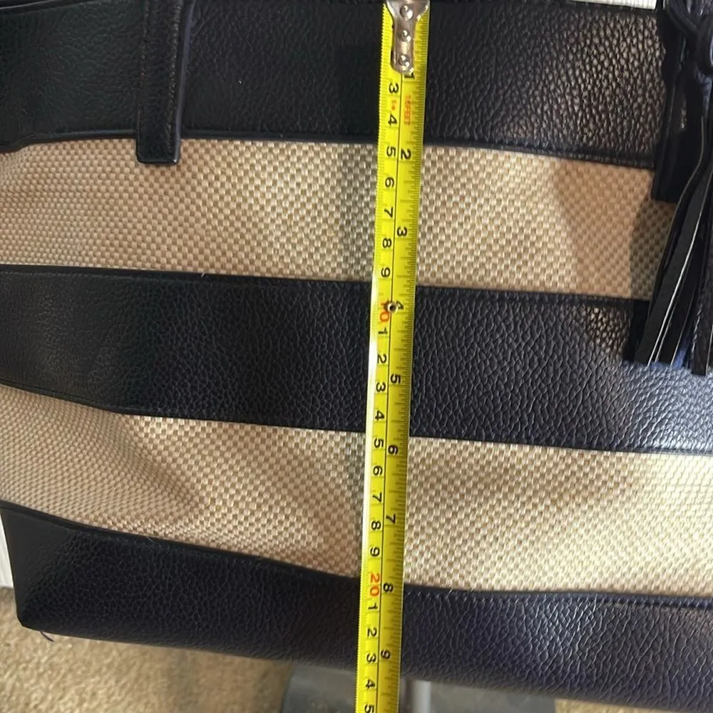 Amanda Blu shoulder bag. Navy & tan strip. Small‎ pouch inside. Cute for Spring! Blue - Image 8