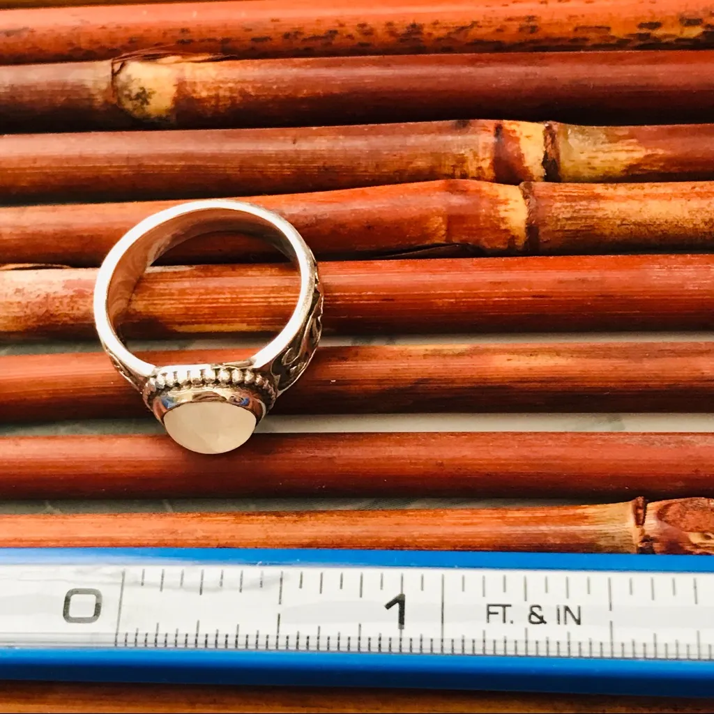 Silpada Sterling Silver & Moonstone Ring Size 6 - Image 8