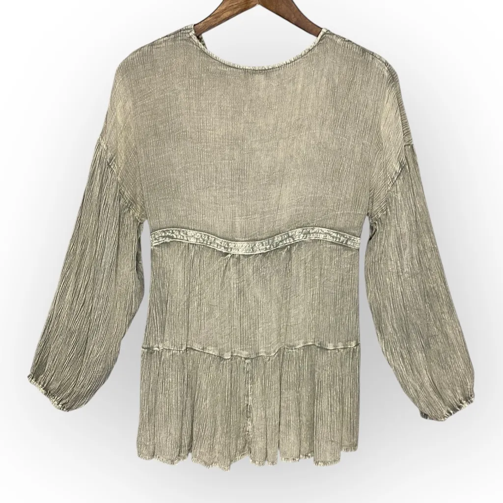 Rachel Zoe Olive Green Textured Boho Peasant Top V-Neck Tassel Tie Size Medium - Image 2