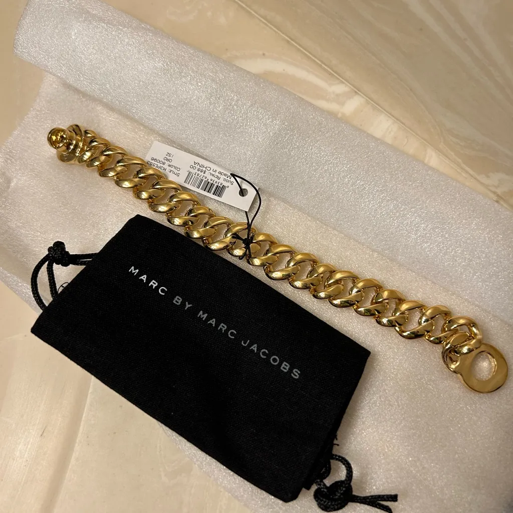 MARC BY MARC JACOBS - Katie Logo Link
Bracelet w/ Dust Bag - Image 2