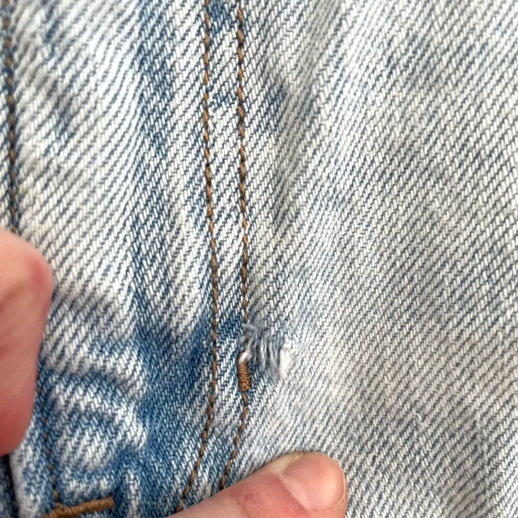 AMERICAN EAGLE AE Highest Rise 90s Boyfriend Light Ripped High Rise Crop Jeans 6 - Image 7