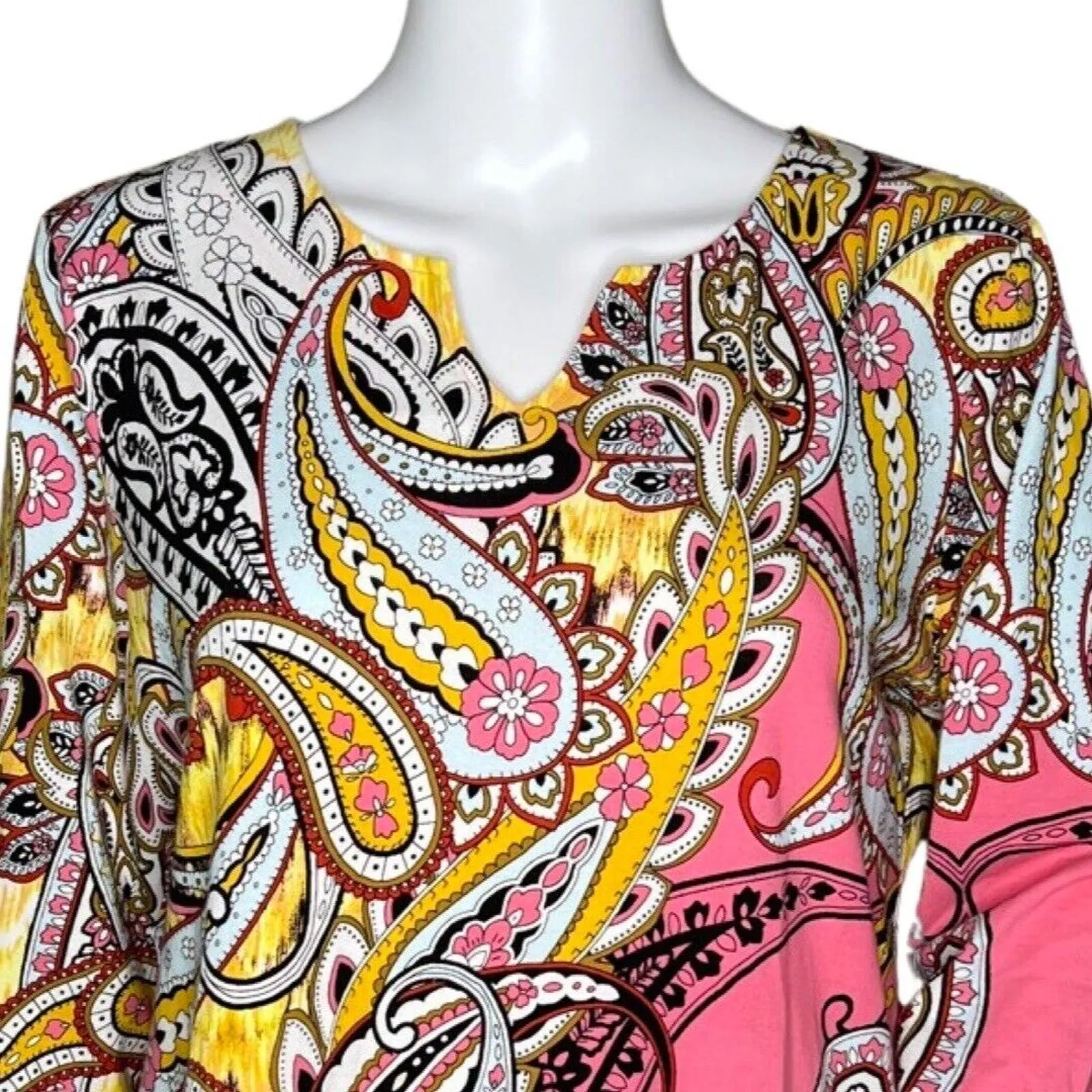 Chicos Shirt Womens Medium 1‎ Pink Yellow Paisley Split Neck Tee Basic Casual - Image 5