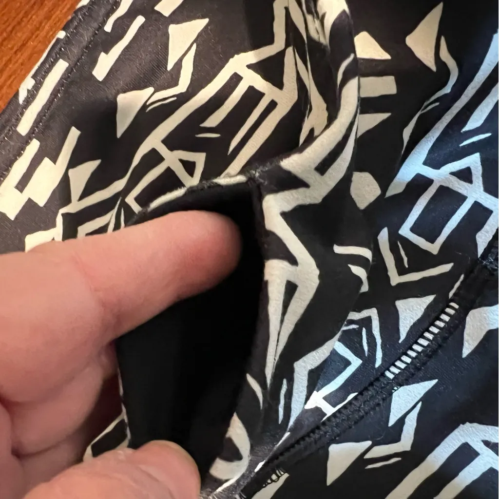 Columbia Black Leggings Geometric Tribal Size S Pockets Gym Athleisure - Image 5