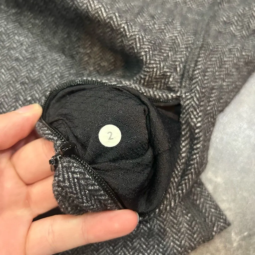 Lululemon Size 2 Heather Gray Herringbone Pullover Shirt - Image 3