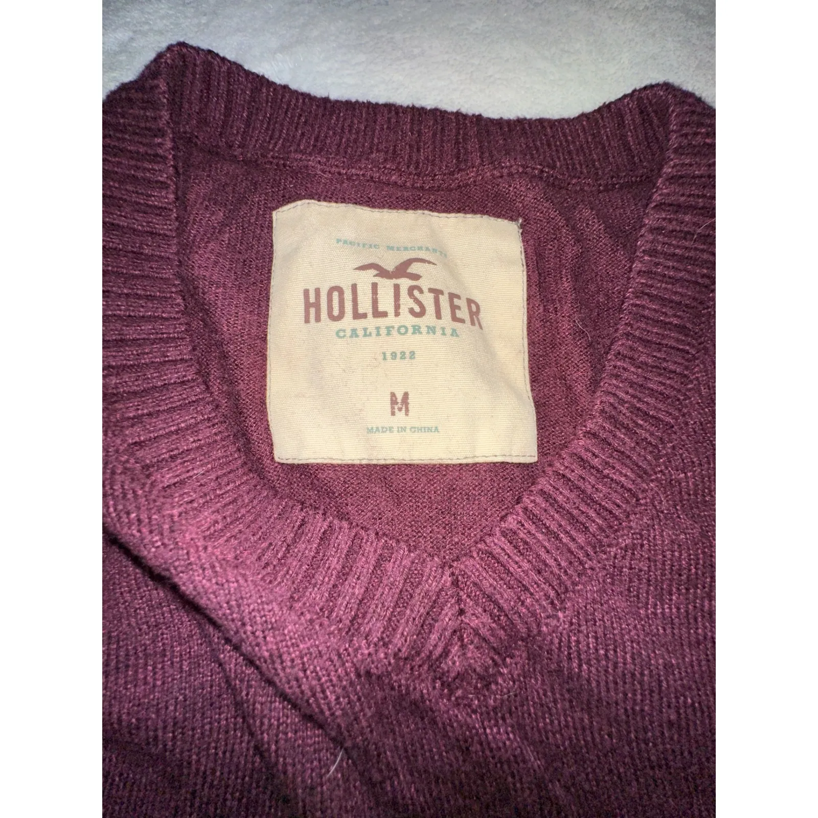 Hollister California V-Neck Sweater Women's Medium Burgundy Casual Knit - Image 4