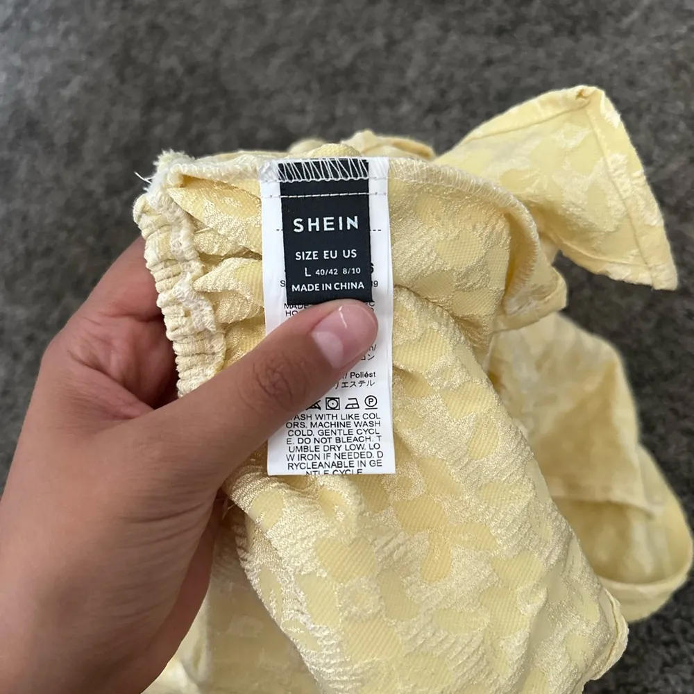 SHEIN Yellow Floral Top - Image 4