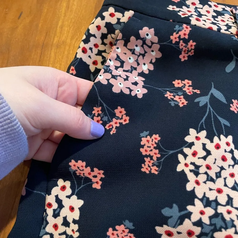 Loft Outlet Size 14 Wide Leg Crop Floral Print Dress Pant Navy Blue Lightweight - Image 3