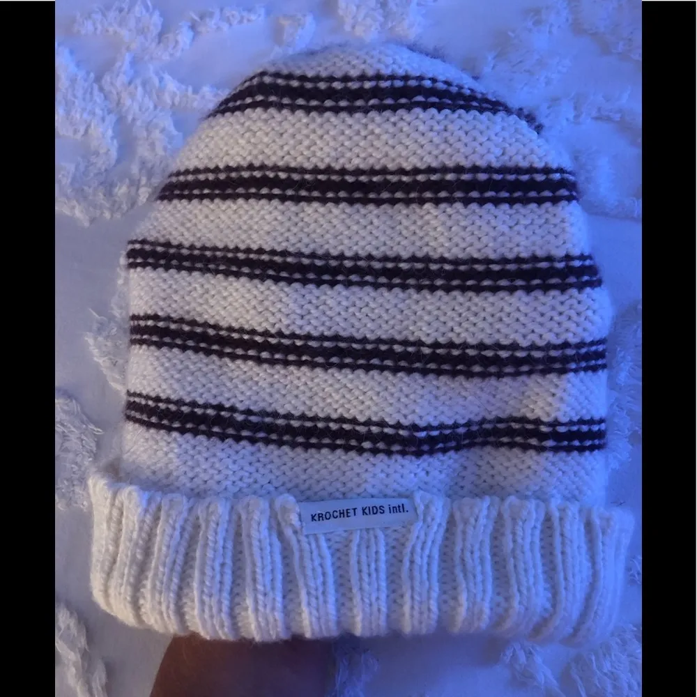 Snow chic beanie, beige w purple marron stripes - Image 5