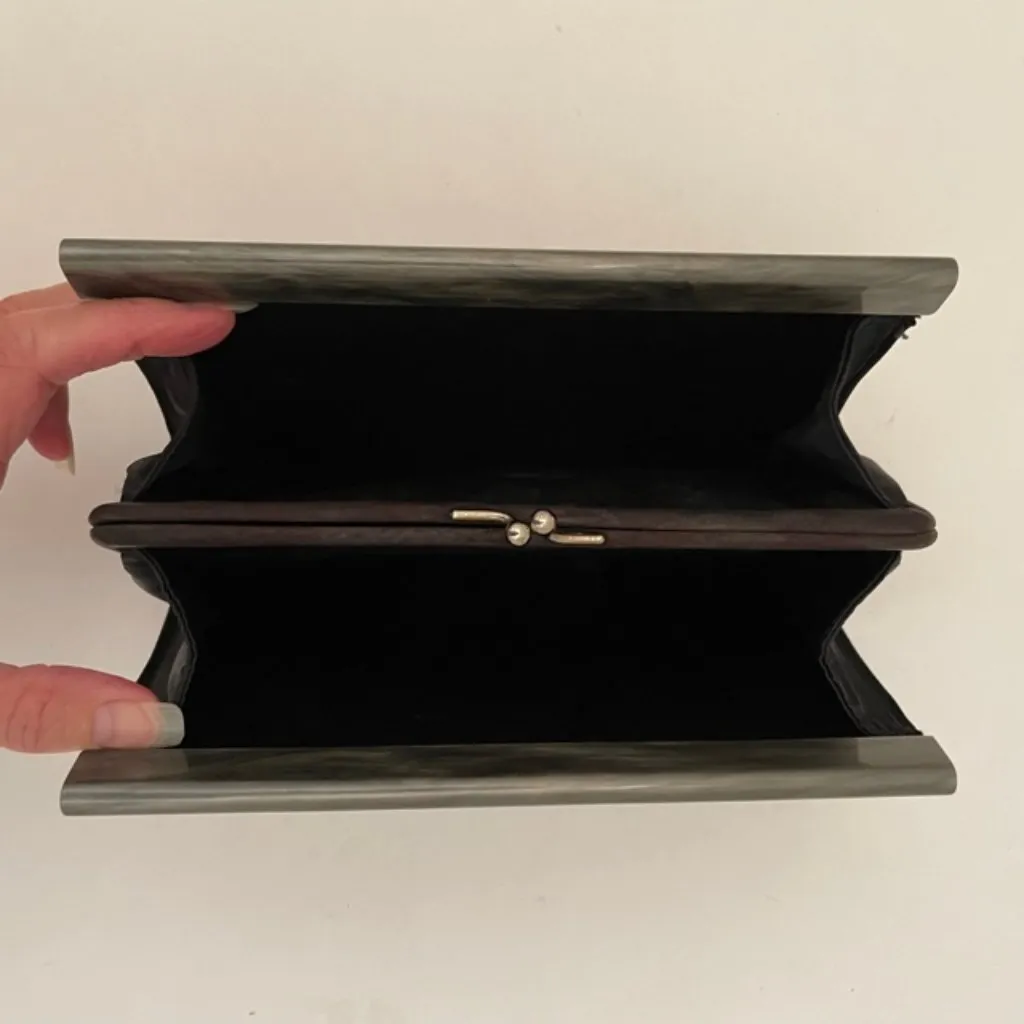 1950's Bakelite/Lucite Acrylic Oyster Gray Box Clutch - Image 4