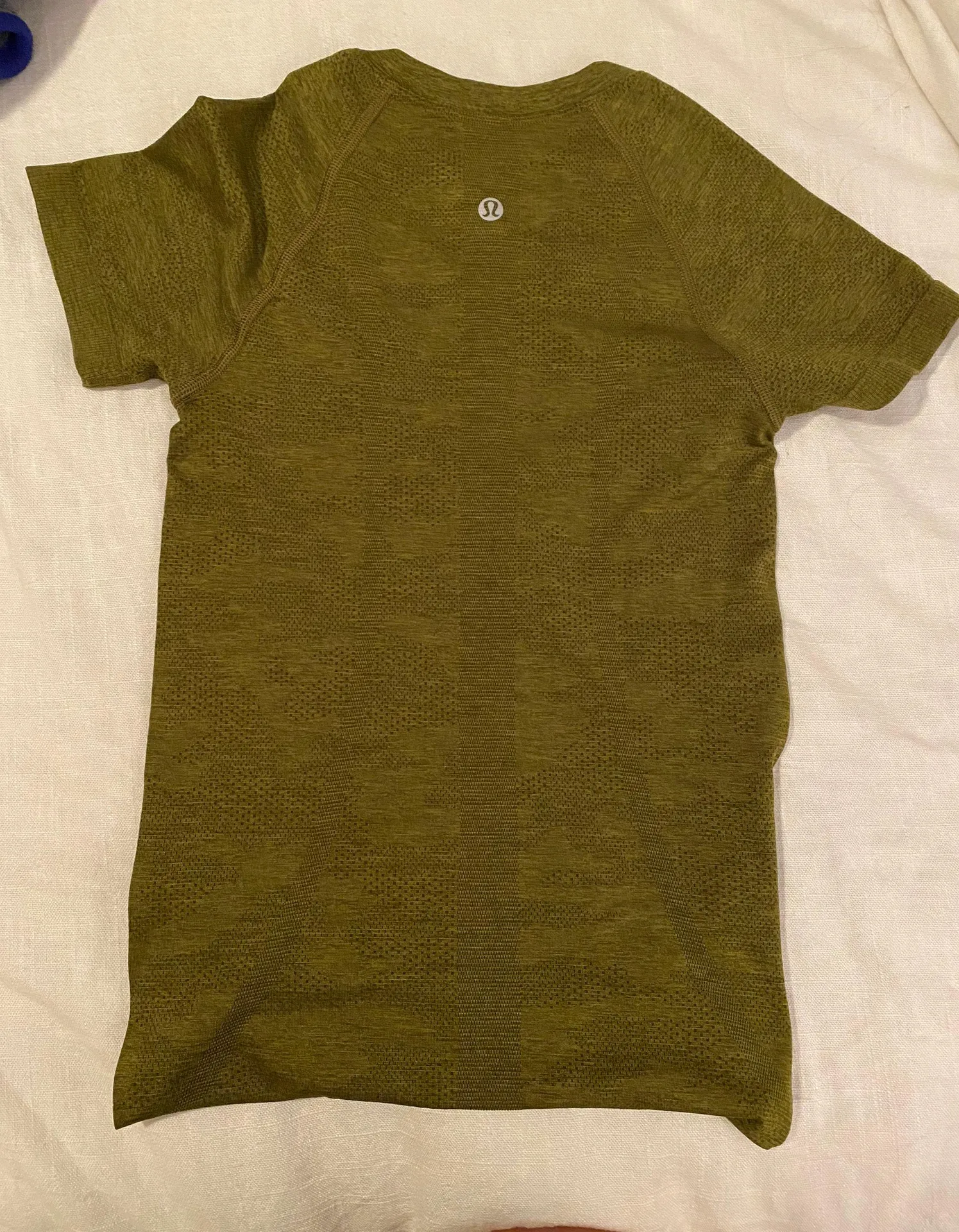 Lululemon T-shirt - Image 2