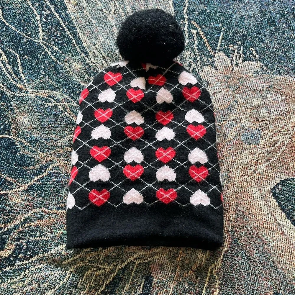 Juicy Couture Black and Red Heart Patterned Knit Beanie Hat Cozy Hippie Grunge - Image 3