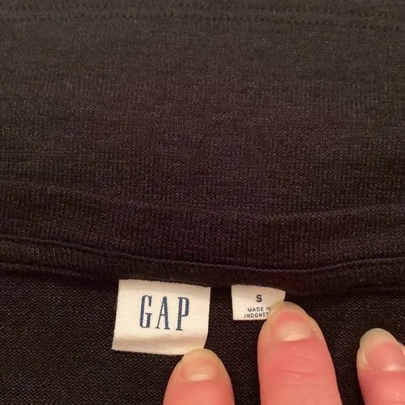 Gap sleeveless top with adjustable cinched sides, size small - Image 3