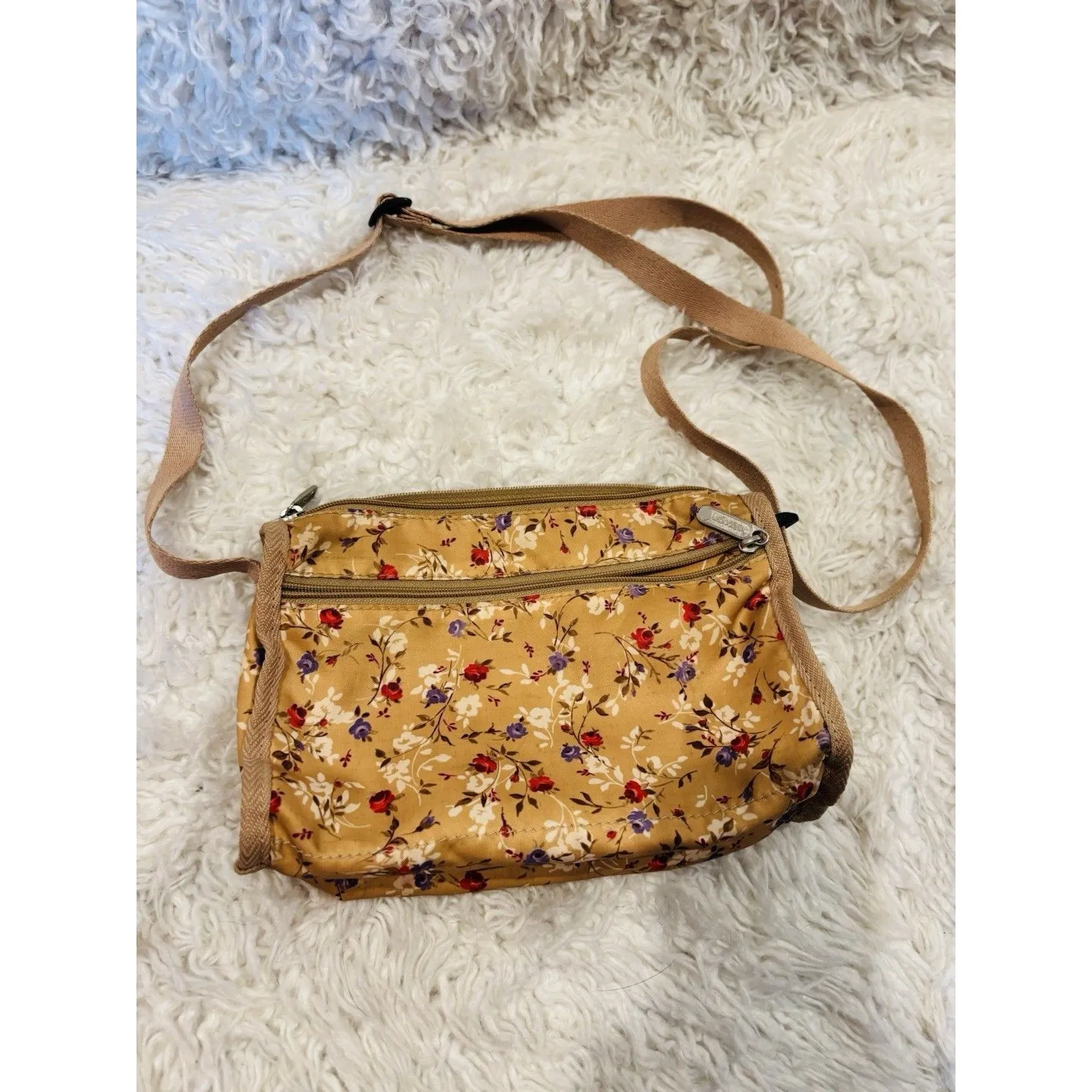 LeSportsac Deluxe Everyday Crossbody Adjustable Strap Beige Floral Y2K Bag - Image 3