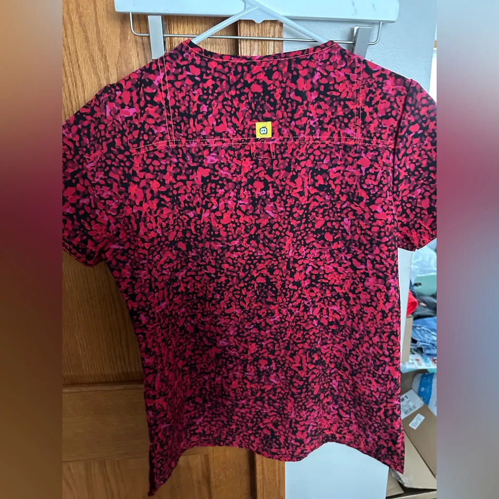 WonderWink Women's Top in Red and Black Pattern - Image 2