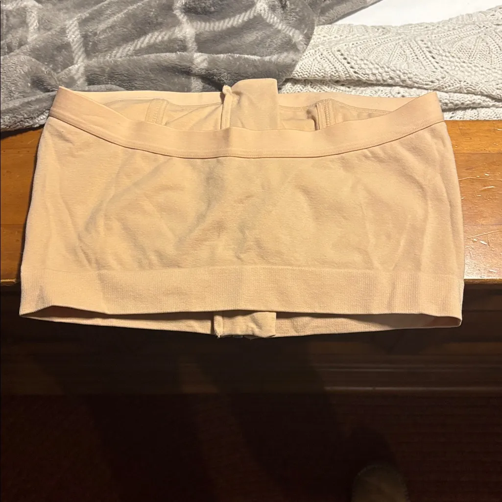 Medela Hands Free Tan Pumping Bra Size L - Image 2