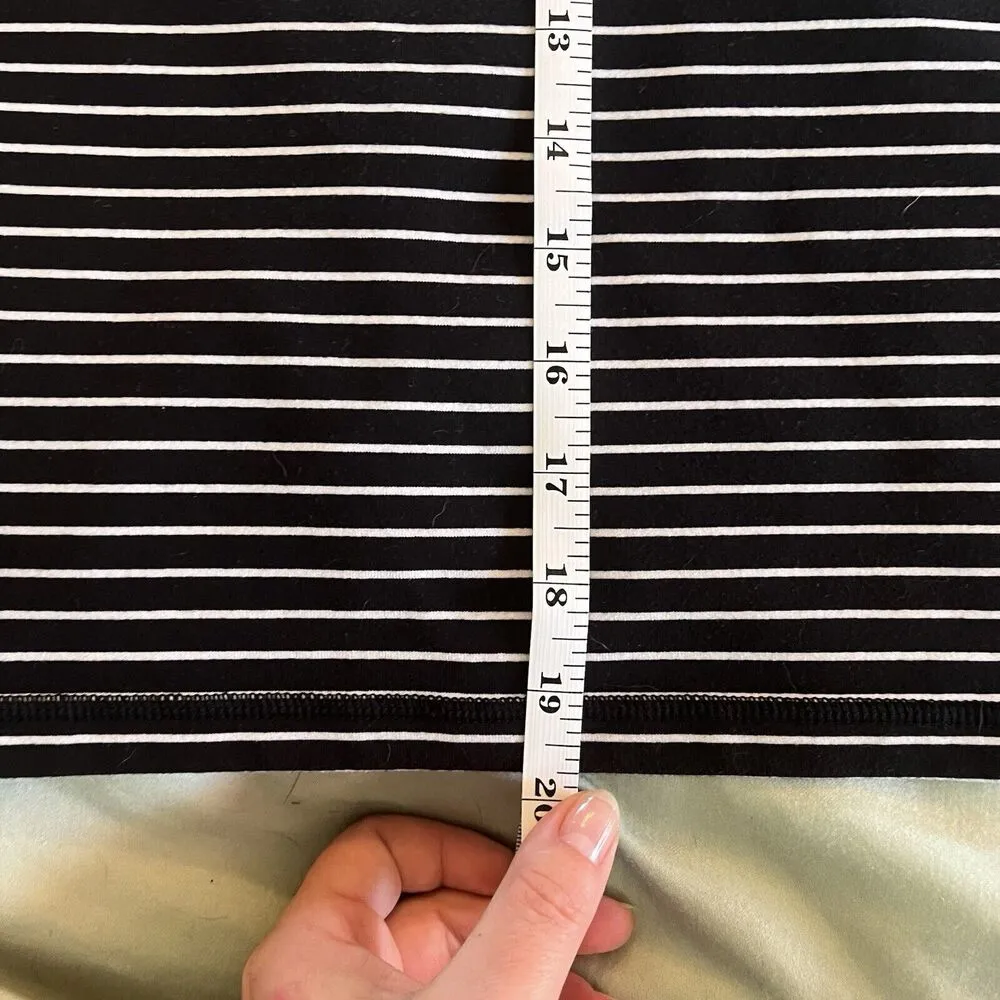 Lululemon Power Y Tank Black White Striped Size 6 Shelf Bra Stretch Athletic - Image 3