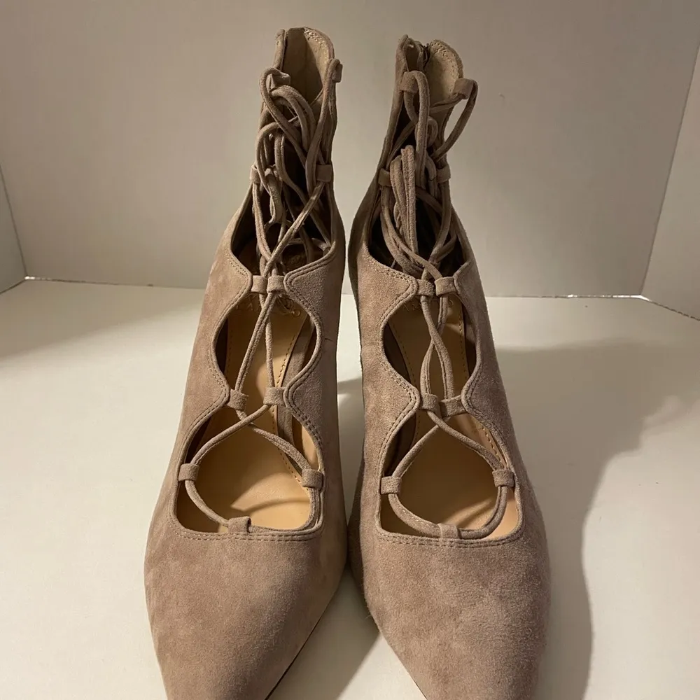 Vince Camuto Women Taupe Suede Leather Laced Heels BARSHA NWOT Sample Sale 8.5 - Image 8