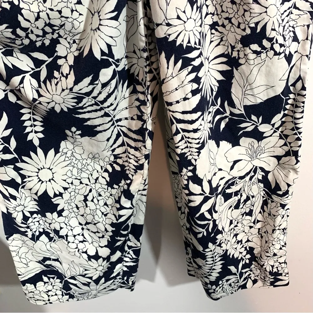 Boden Navy Blue & White Flower Jumpsuit Romper Size 4 - Image 4