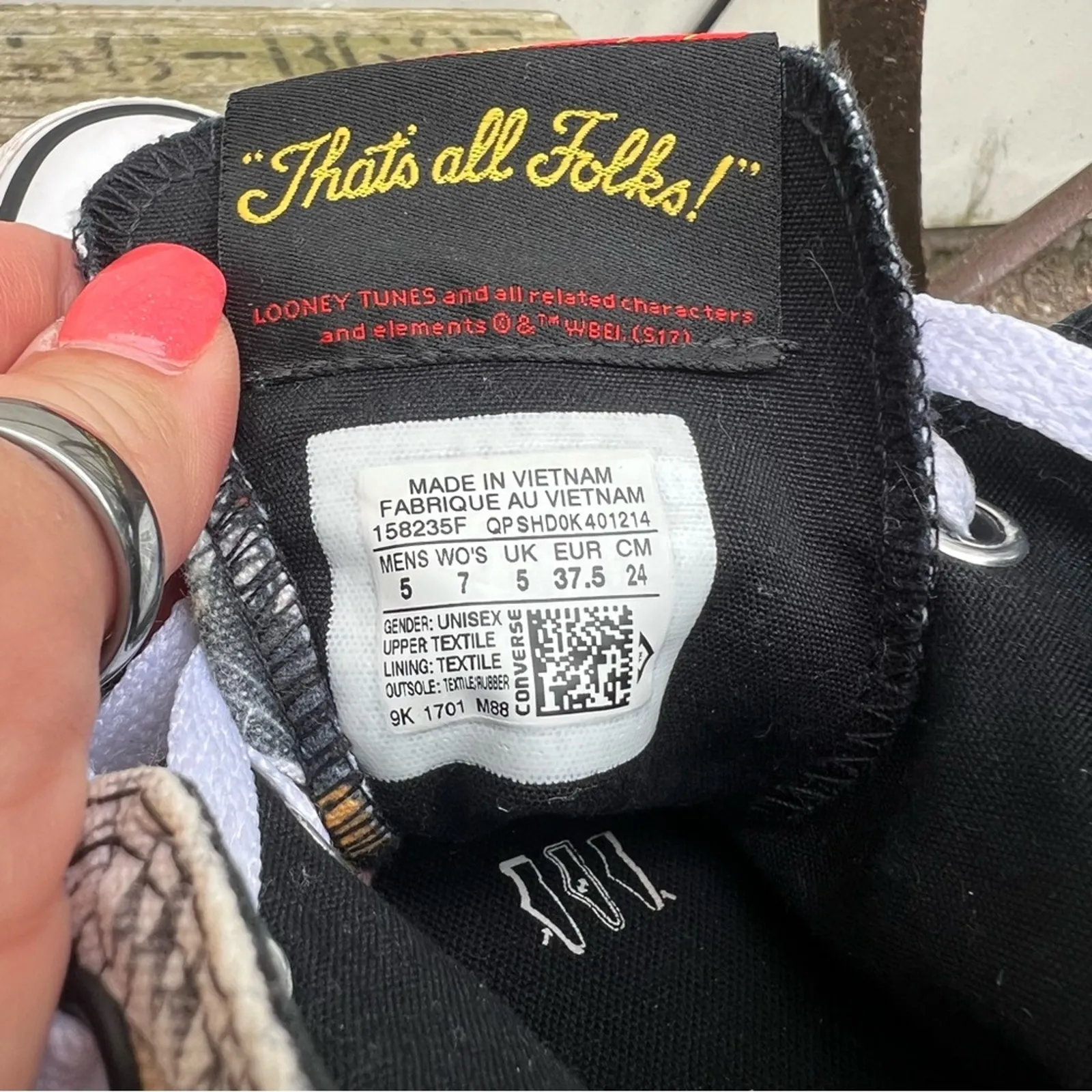 Converse Chuck Taylor Looney Tunes Hi Top Canvas Sneakers M6 W7 - Image 8