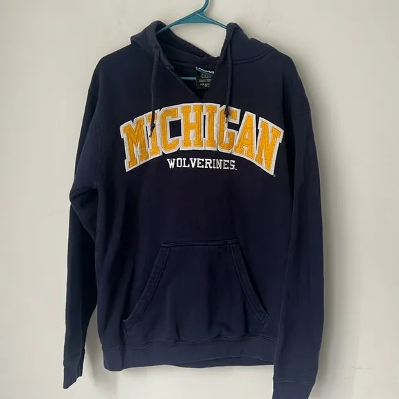 NCAA Michigan Wolverines Navy Gold Hoodie Size Medium ! - Image 1