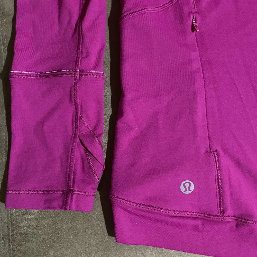 Lululemon NWT Close To Crossing Rulu Long Sleeve Top Ripped Raspberry Size 10 - Image 8