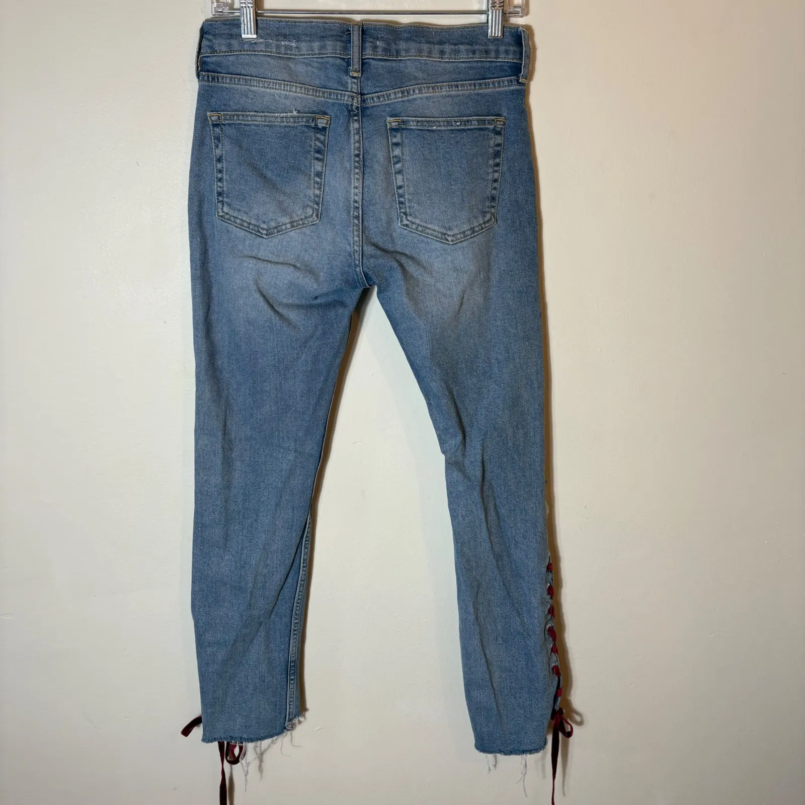 Pilcro Anthropologie Distressed Denim‎ Jeans Lace Up Ankle Detail Size 29 - Image 4