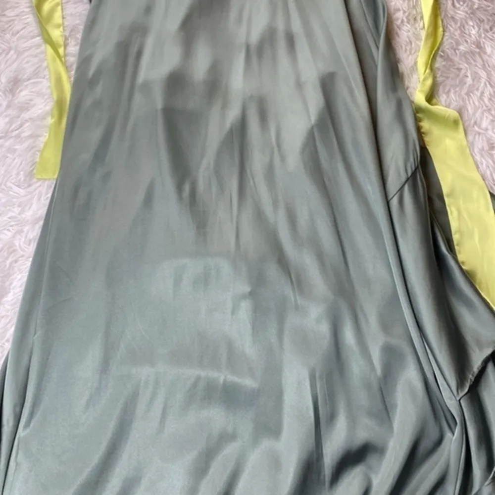 Big Hit two toned flowy high low dress size small Green - Image 10