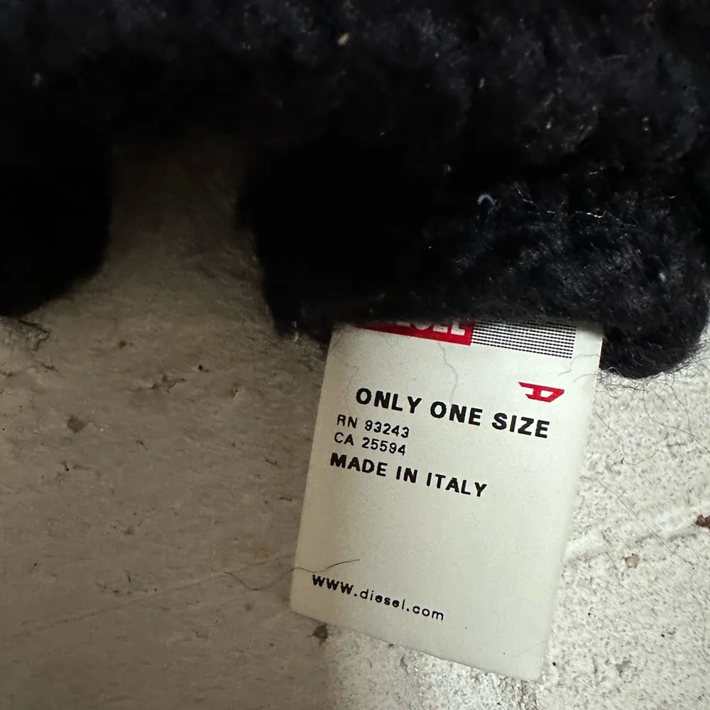 Unisex Black Scarf Marron D Logo Made in Italy knit acrylic - Image 3